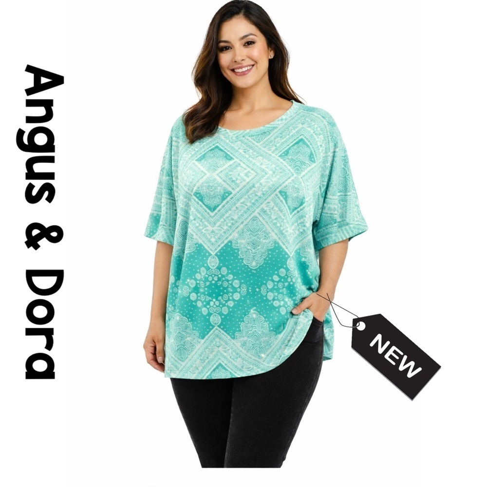 Agnes&Dora Oversized mint/white boxy tee